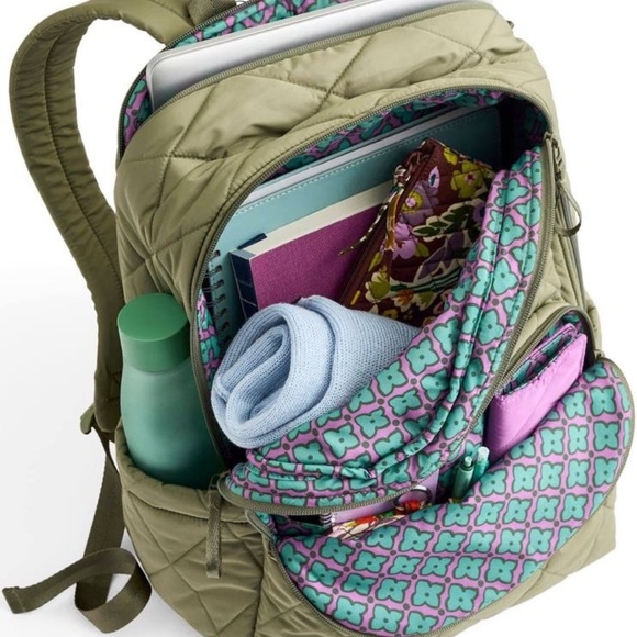 Vera Bradley Essential Large Backpack Pearlized Cedar Green R$195 main image 4
